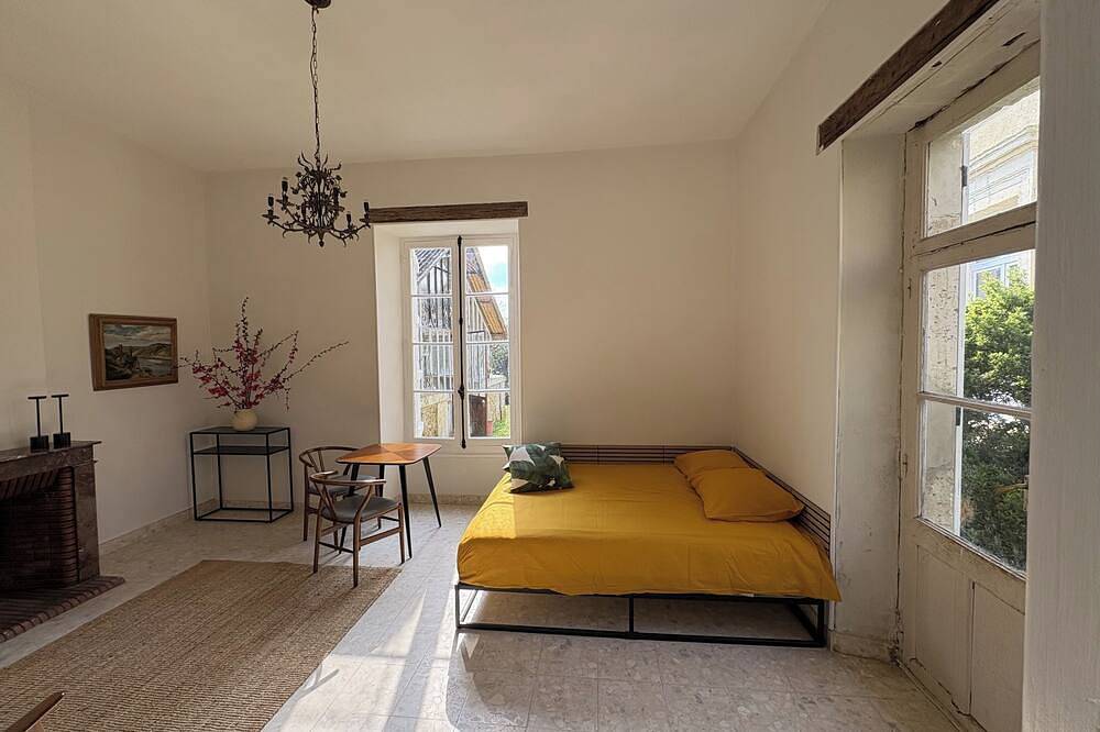 Villa Paignon Studio, charming fully equipped cottage in Montbron, Charente