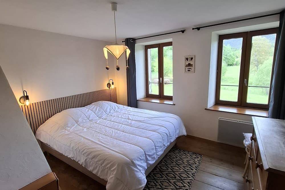 Charming traditional farmhouse, relaxation and nature in Taintrux, Sankt Didel