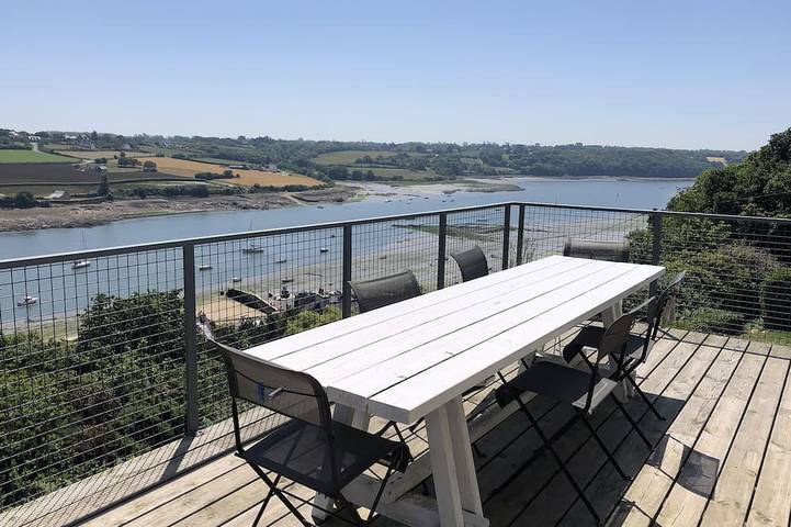 Location de vacances pour 8 personnes, avec jacuzzi à Plouguiel