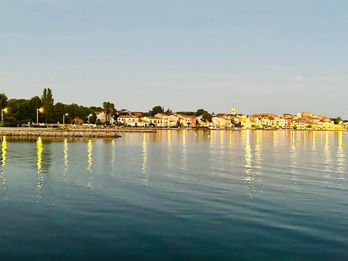 Appartement de vacances pour 4 personnes, avec vue sur le lac ainsi que vue et terrasse, animaux acceptés