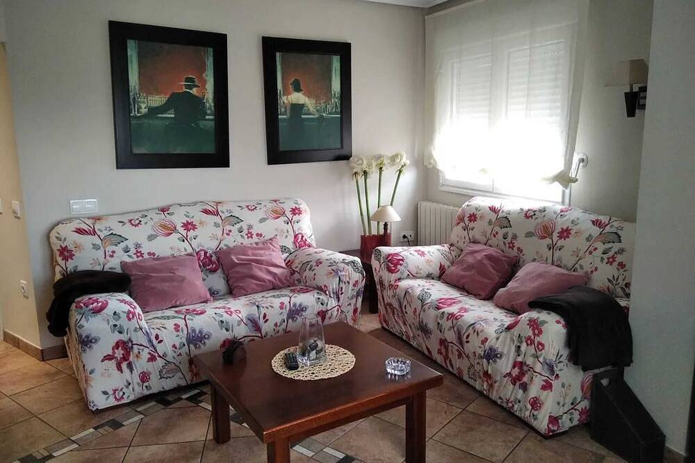 Entire apartment, Homerez - Apartment in Bronchales in Bronchales, Teruel Region