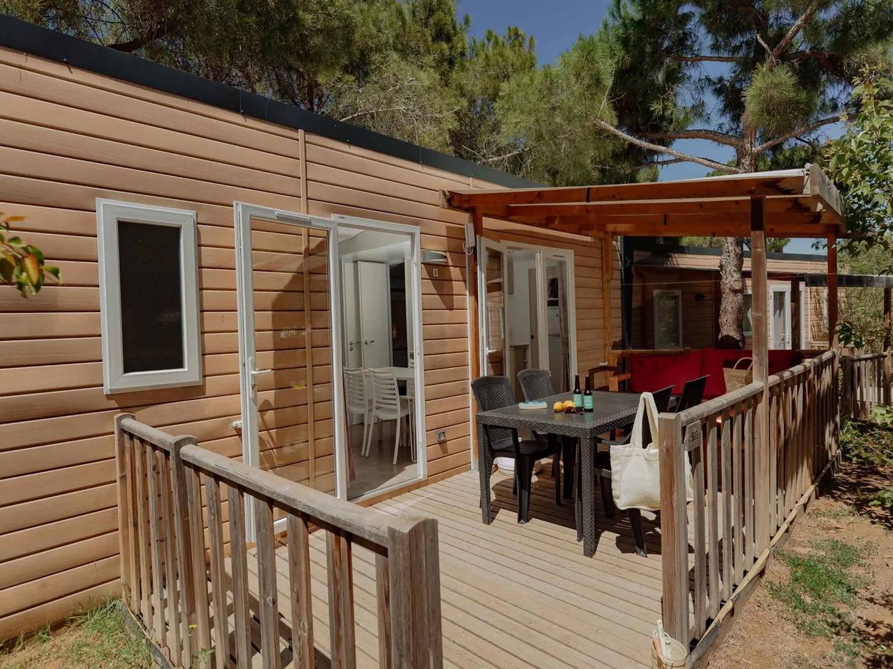 Modern bungalow for 4-guests in Sitges in Sitges, Garraf