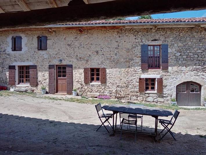 Chambre d’hôte pour 2 personnes, avec vue et jardin en Haute-Loire