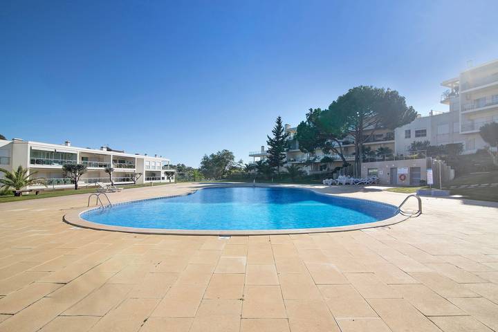 Appartement entier, Casa Monte Da Balaia avec vue sur la montagne, Wi-Fi et climatisation in Albufeira e Olhos de Água, District de Faro