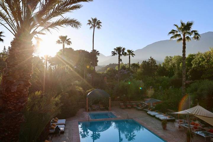 Hôtel pour 2 personnes, avec jardin ainsi que vue et piscine, animaux acceptés