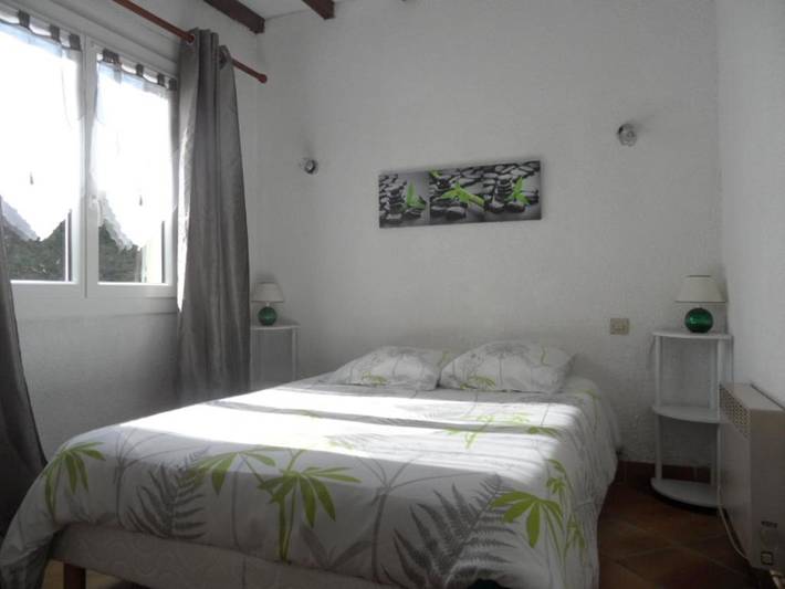 Location de vacances pour 4 personnes, avec jardin ainsi que piscine et terrasse à Saussignac - 3