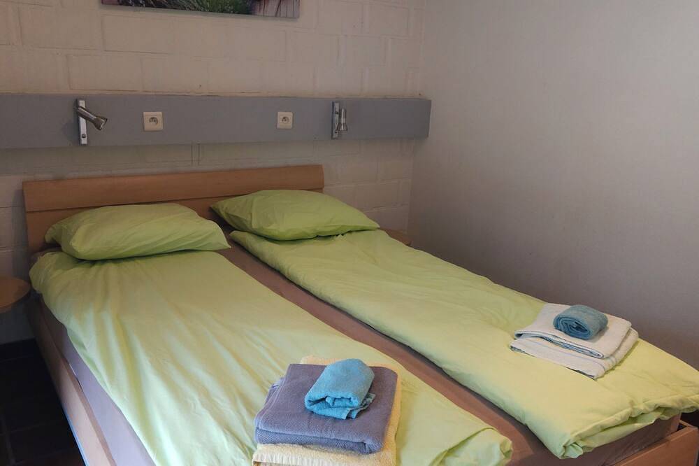 Geheel appartement, Chalet in ’t bos – gezin, wandelroutes & Hs wifi, Houthalen, Genk in Houthalen, Houthalen-Helchteren