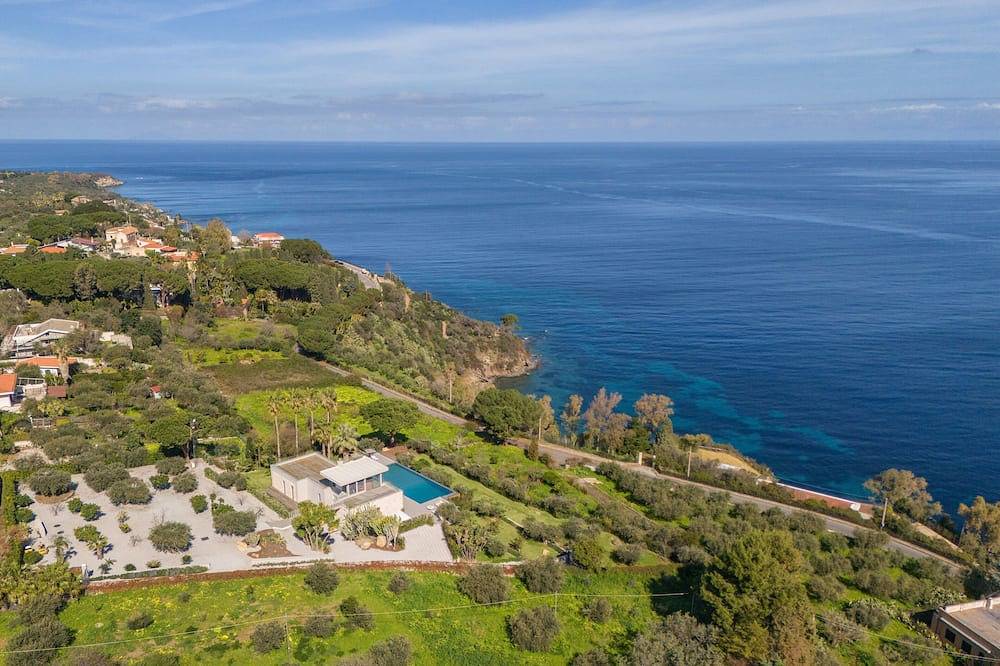 Luxury, infinity pool, sauna, seaview, movie theater, bar, park in Milazzo, Messina Province