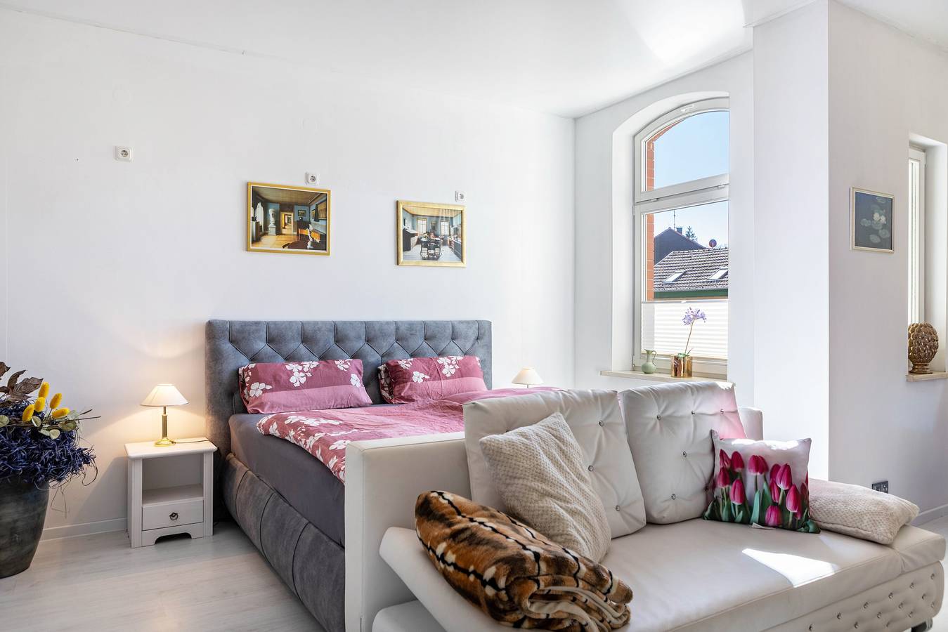 Ganze Wohnung, Ferienwohnung 'Vogelnest Hochzeitssuite' mit Gemeinschaftspool, gemeinsamer Terrasse und Wi-Fi in Mühlhausen, Unstrut-Hainich-Kreis