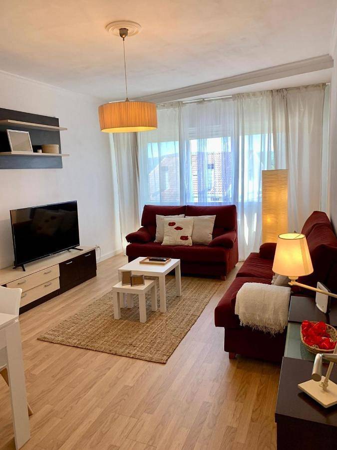 Apartamento para 8 personas, con Balcón además de Terraza y Vistas en Celanova