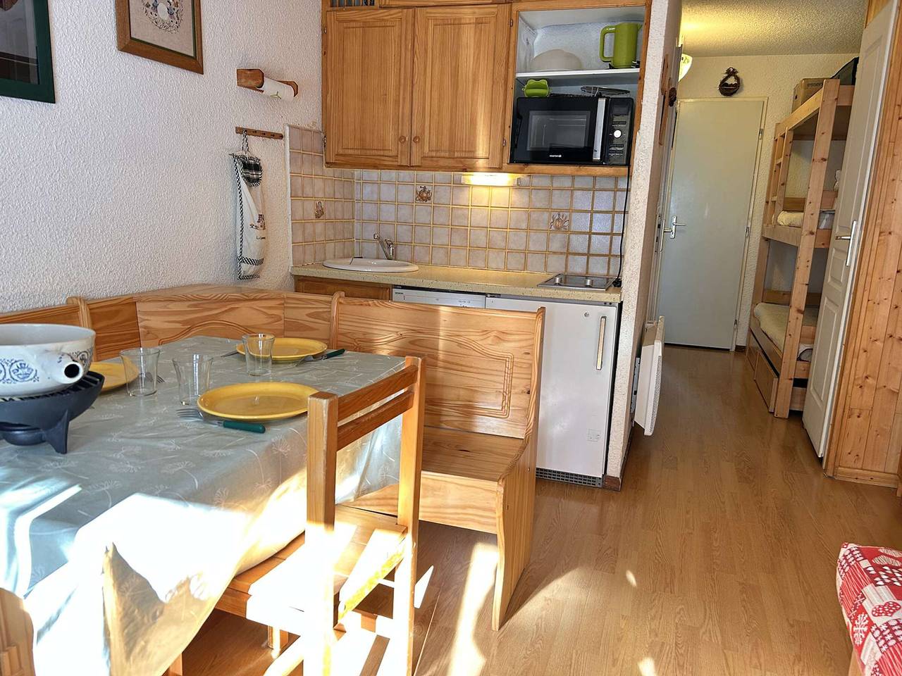 Appartement entier, Studio à Risoul 1850, 4 couchages, proche pistes in Station de Risoul, Risoul