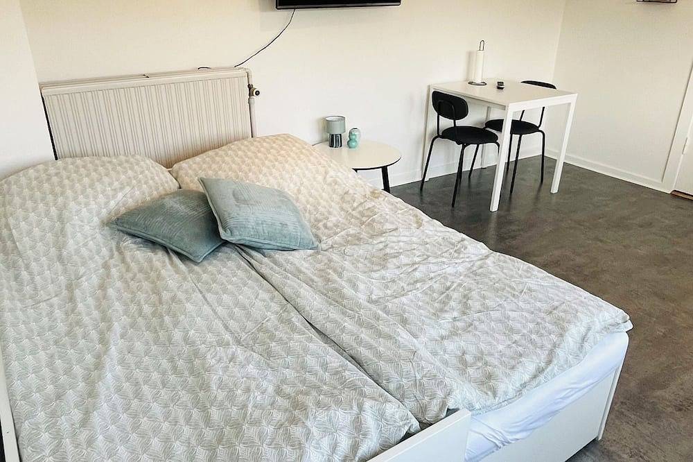Ganze Wohnung, Cozy studio 500 m from the ferry and city center - perfect for 2 people in Hirtshals, Hirtshals region