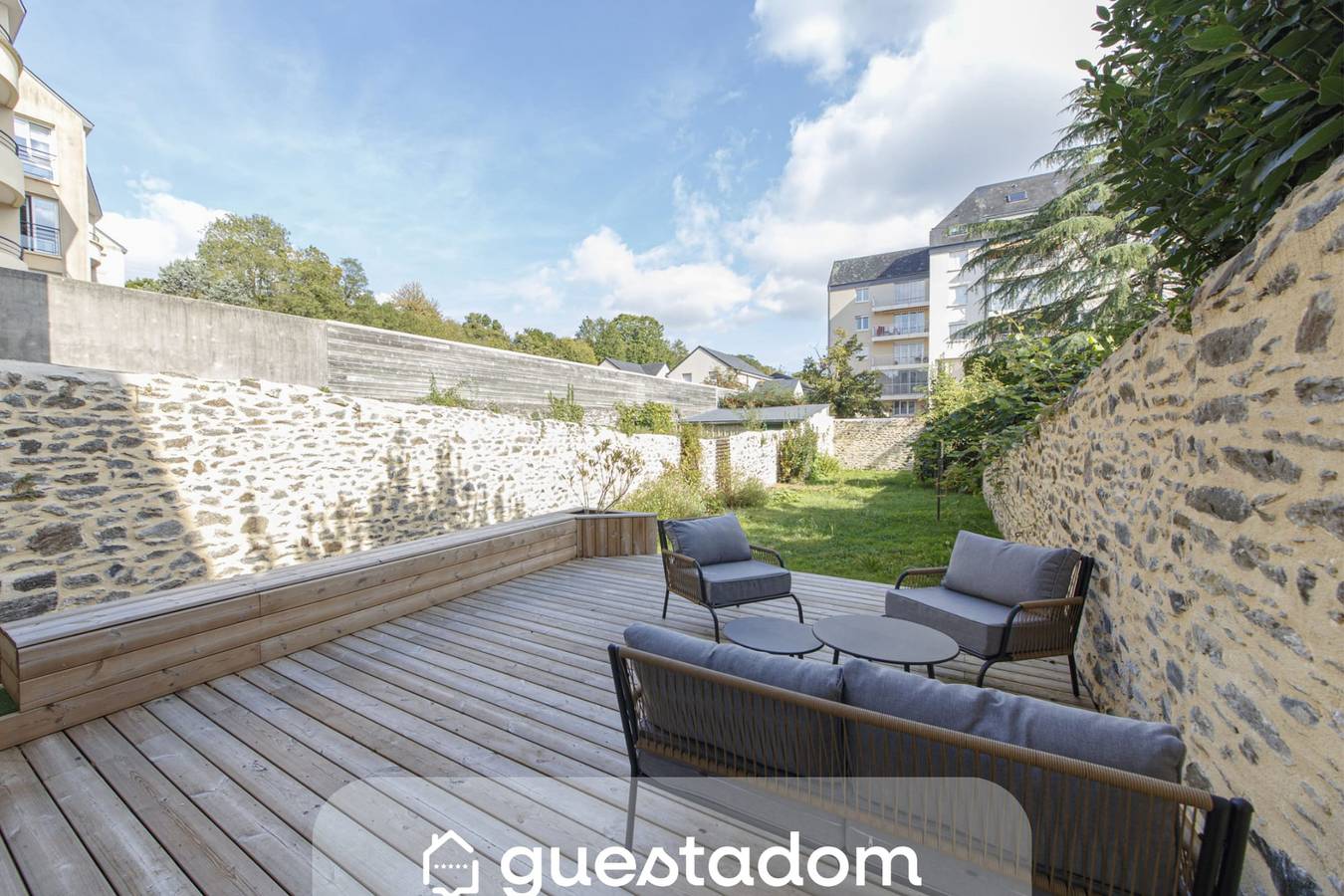 Apartamento entero, Le Garden - Wifi - Jardin - Gare in Laval, Mayenne (desambiguación)