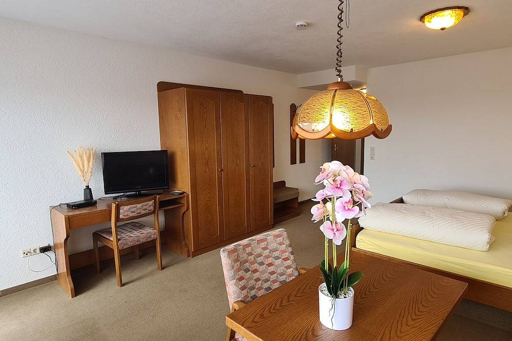 Ganze Wohnung, Doppelzimmer Heimatliebe mit schönem Balkon - Pension Hauber in Suedlicher Schwarzwald, Herrischried
