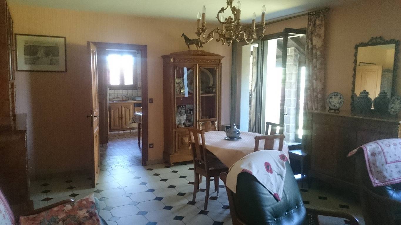 Maison récente type traditionnelle (9 couchages) in Trizac, Parc naturel régional des Volcans d'Auvergne
