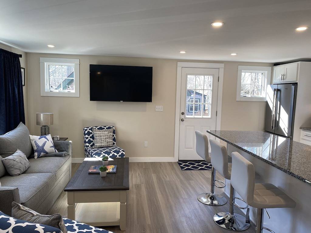 Private home, short walk to Harbour Island beach! Central A/C, family friendly! in Narragansett, Washington County (RI)