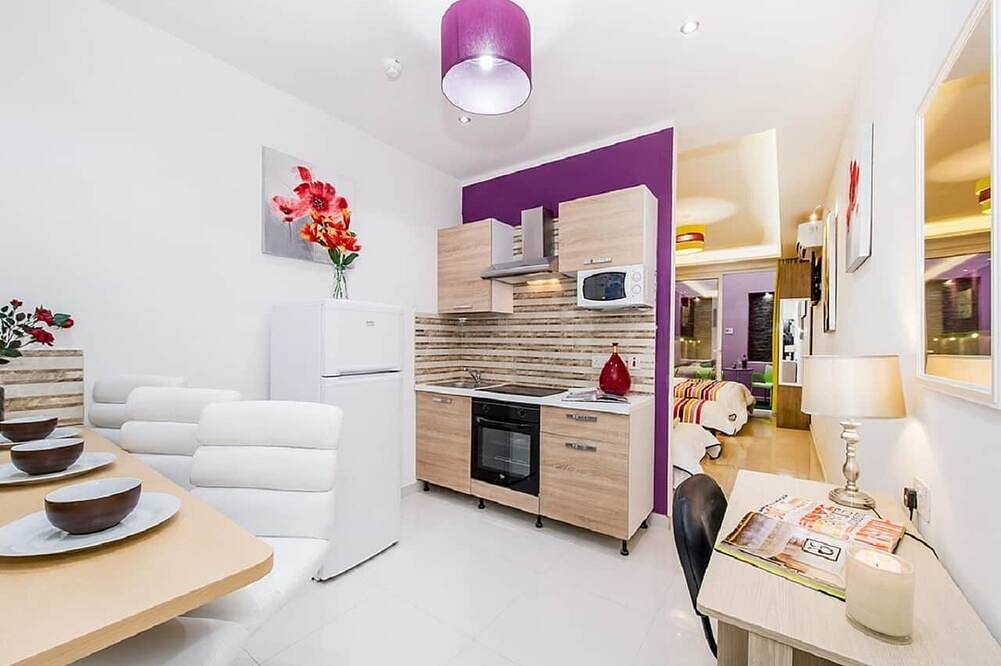 Ganze Wohnung, Studio Ferienwohnung nahe Strand - orange 1 in San Giljan, Insel Malta