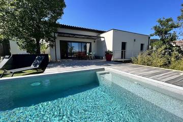 Location de vacances pour 8 personnes, avec jardin à Mercuer