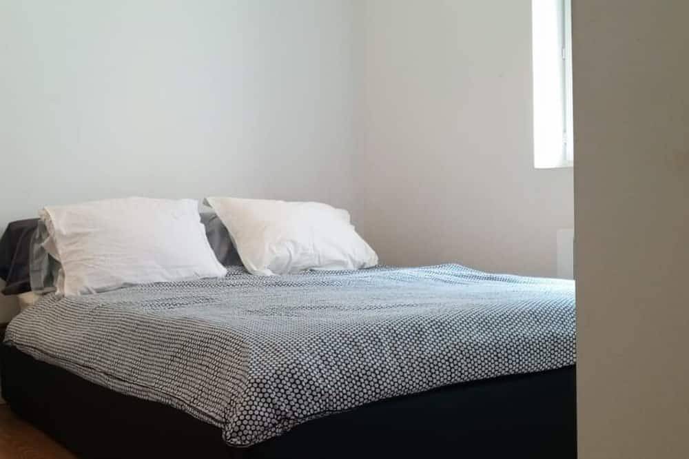 House Jo 2024 in Villeneuve-Saint-Georges, Valle del Marne