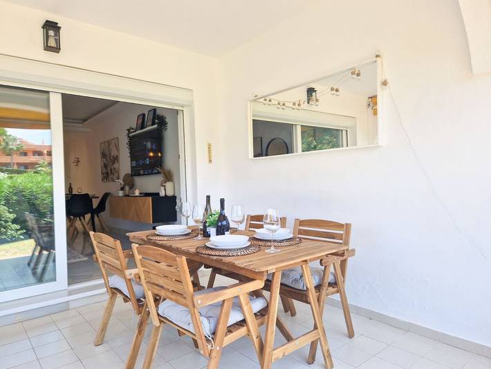Ganze Wohnung, 2440/Hr1 in El Paraiso Golf Estepona, Benahavís