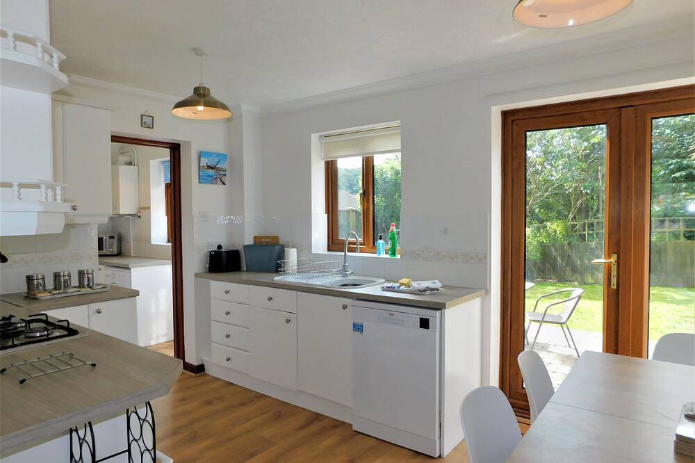 Railway View - a house that sleeps 6 guests in 3 bedrooms in Cromer, Norfolk Coast