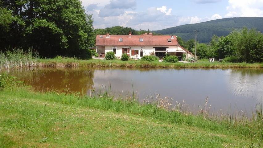 Gîte pour 2 personnes, avec Piscine à Fâchin