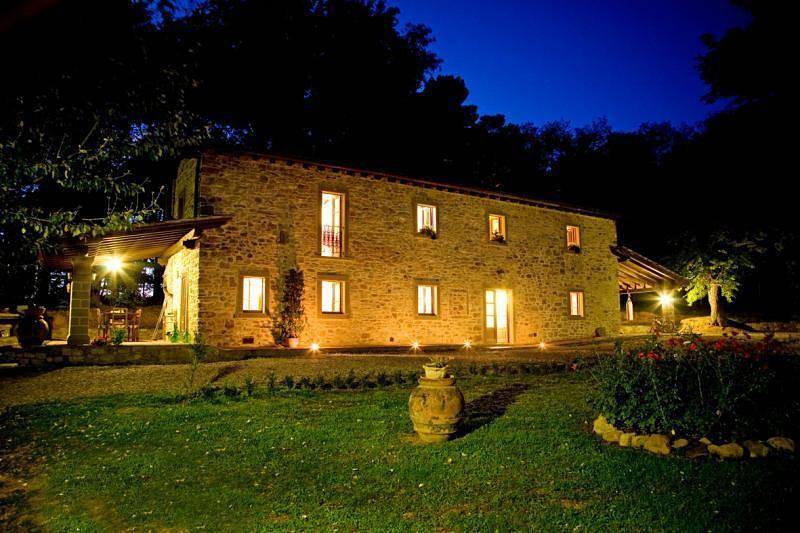 Villa Liz' Anwesen mit privatem Pool in Poppi, Casentino