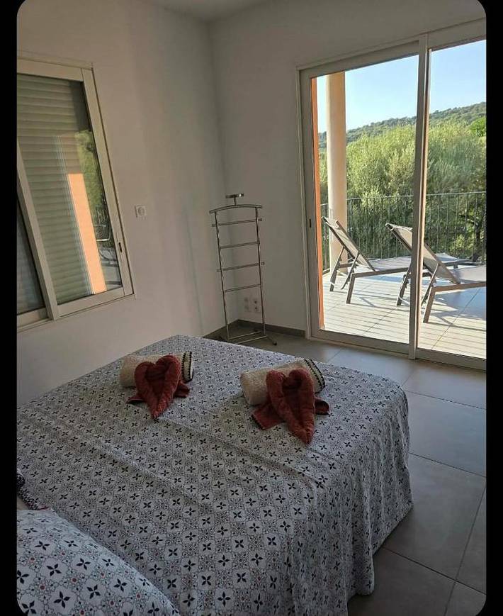 Gîte pour 7 personnes, avec Balcon ainsi que Terrasse et Vue dans Plage de Tenutella