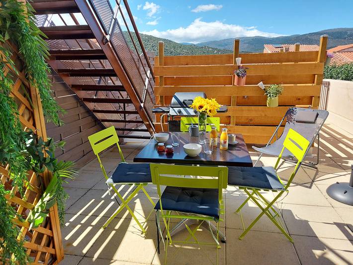 Gîte pour 3 personnes, avec piscine et balcon