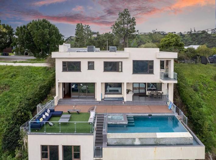 Apartamento para 10 personas, con terraza además de vistas y piscina, Se admiten mascotas en Bel Air