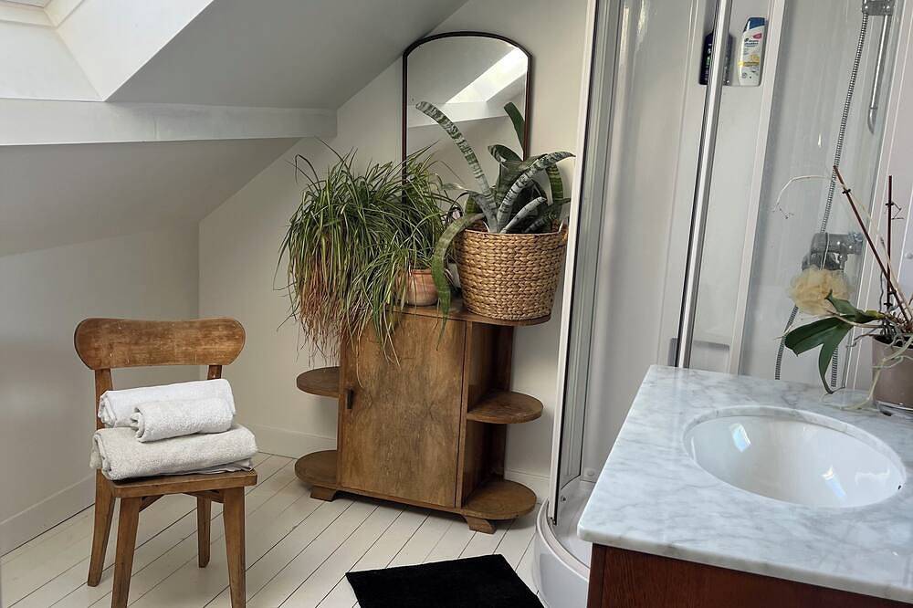 Nice room for rent. Independent space upstairs. Relaxation area. in Brest, Región de Brest