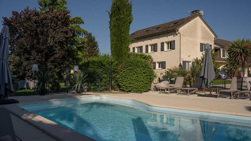 Hôtel pour 2 personnes, avec Balcon et Jacuzzi ainsi que Terrasse et Jardin