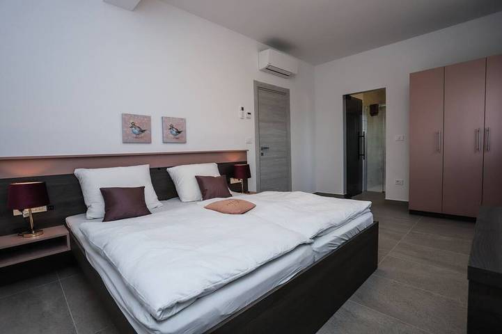 Villa für 8 Personen, mit Balkon und Garten in Poreč - 3