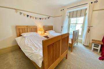 Log Cabin for 8 People in Padstow, Cornwall, Photo 2