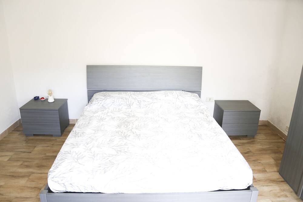 Ganze Wohnung, Villa Bona 1 with garden and outdoor shower in Specchiarica, Manduria