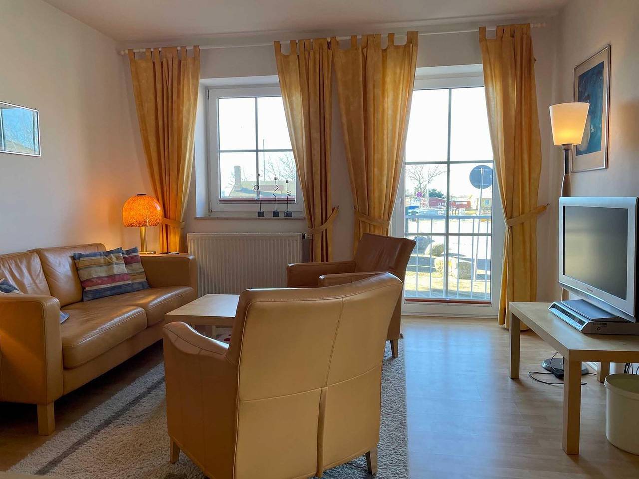 Ganze Wohnung, Komfortable Ferienwohnung "Hafentraum" mit Meerblick am Hafen von Orth in Westfehmarn, Fehmarn