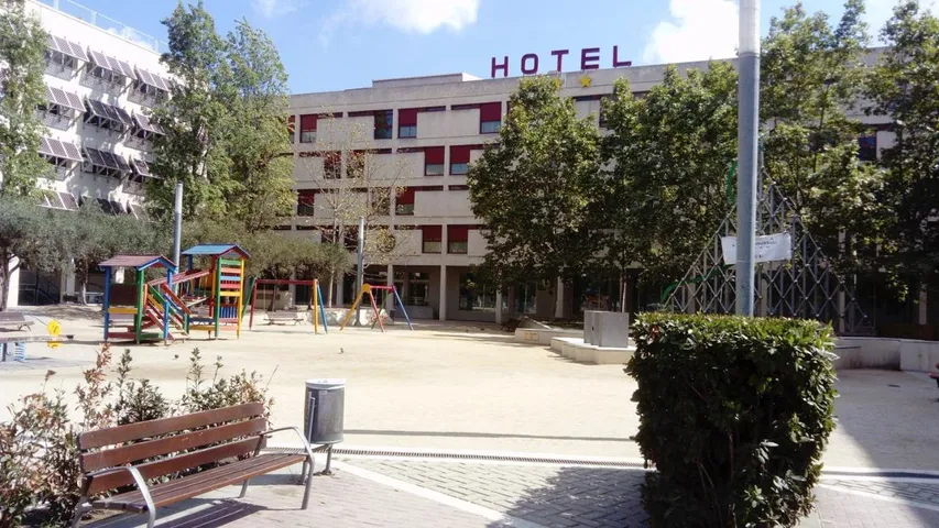 Hotel für 10 Personen - 1