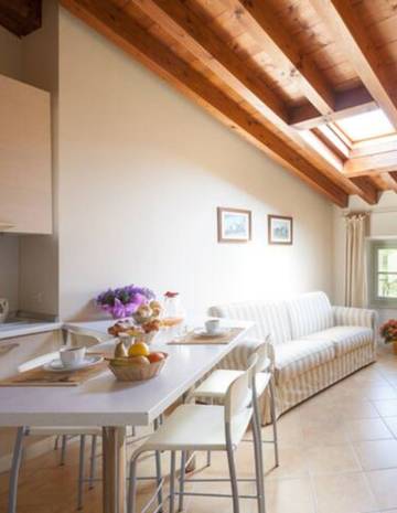 Ferienwohnung für 4 Personen in San Felice del Benaco, Gardasee-Berge, Bild 2