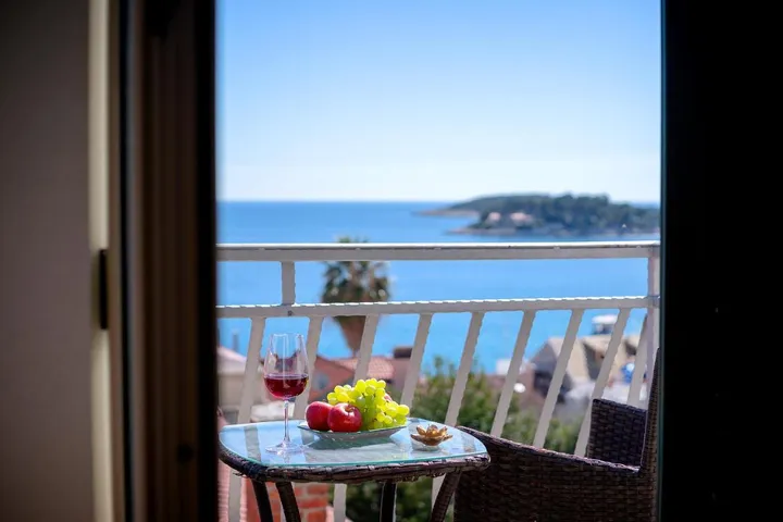 Holiday apartment for 3 people, with balcony and view - 1