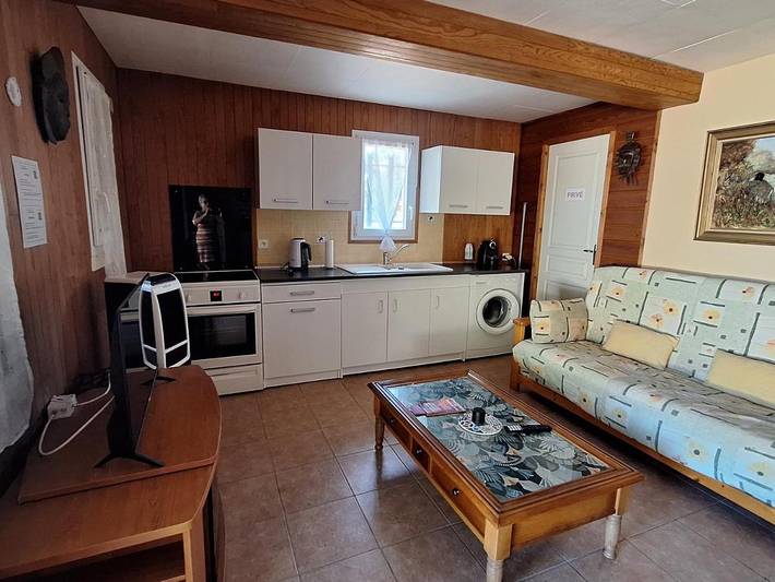Gîte pour 3 personnes, avec jardin et piscine à Saint-Martial-d'Albarède - 3