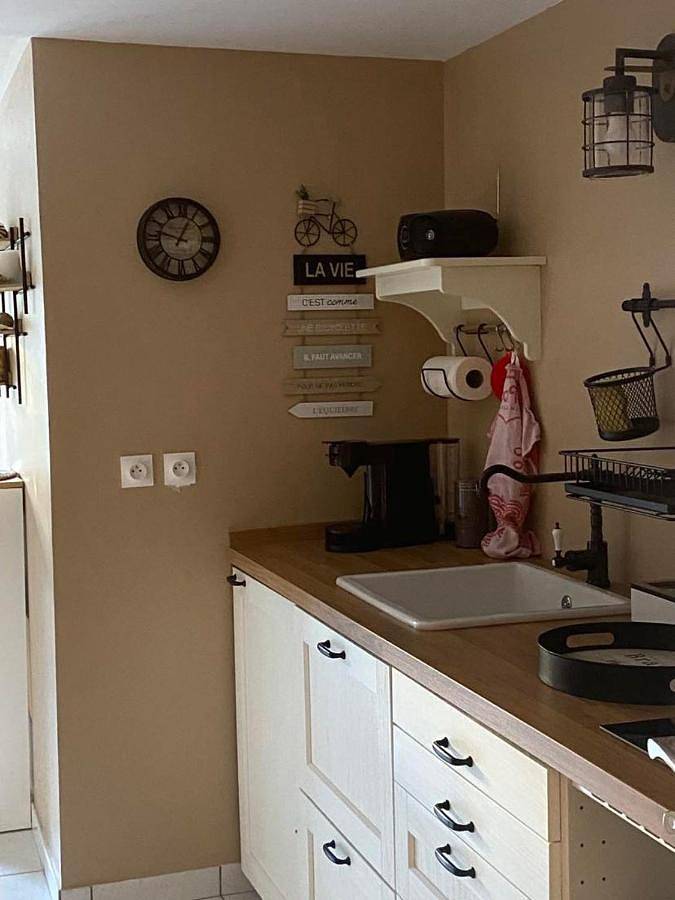 Appartement entier, One-Bedroom Apartment in Plats, Région de Tournon-sur-Rhône