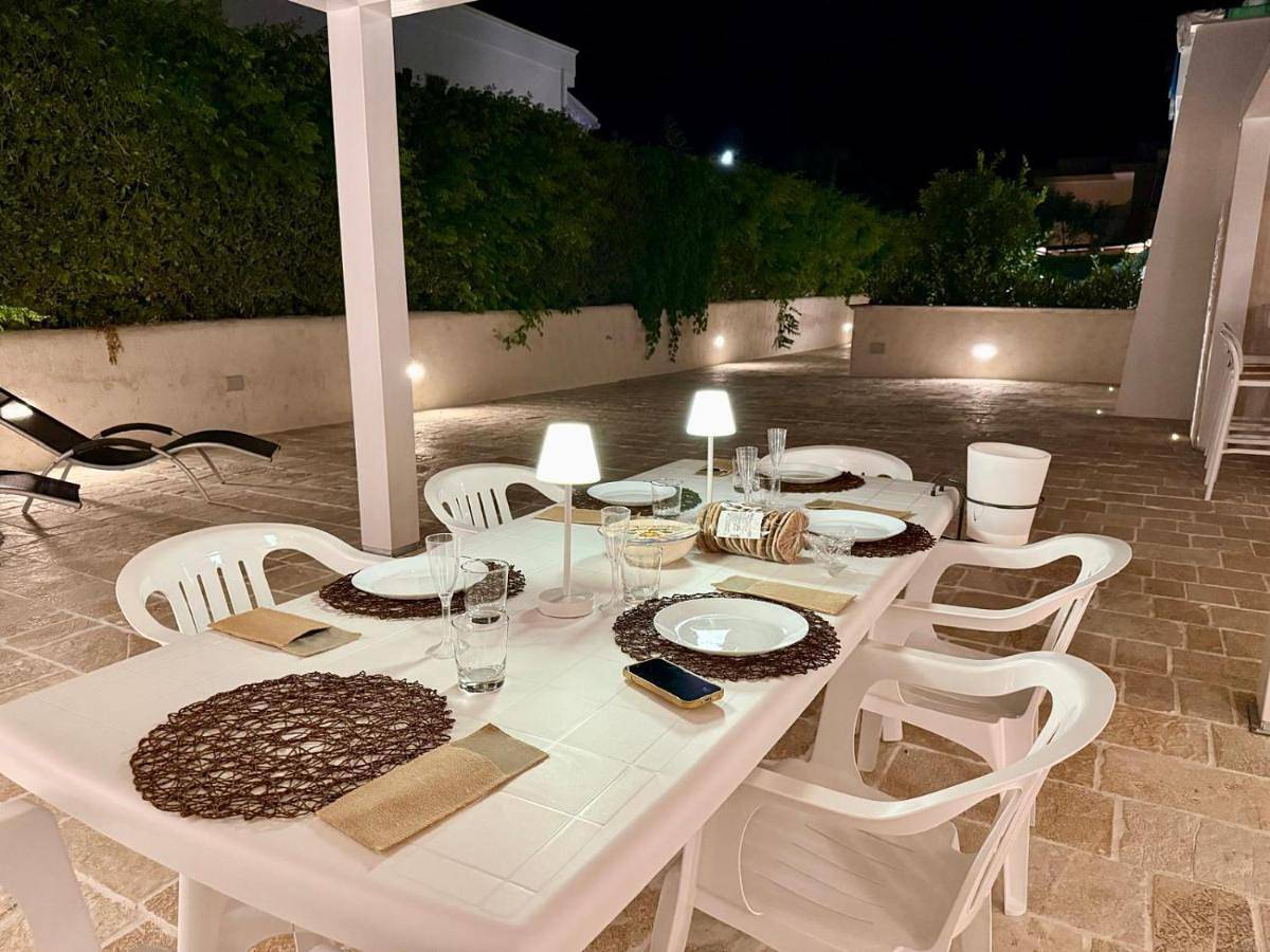 Villa Malibu' a 100 mt dalla spiaggia in Campomarino di Maruggio, Campomarino (Pouilles)