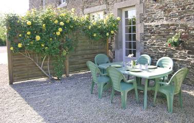 Gîte pour 4 personnes, avec terrasse à Roz-Landrieux
