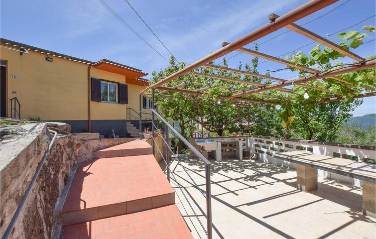 Casa vacanza per 6 persone, con Terrazza e Giardino a San Piero Patti