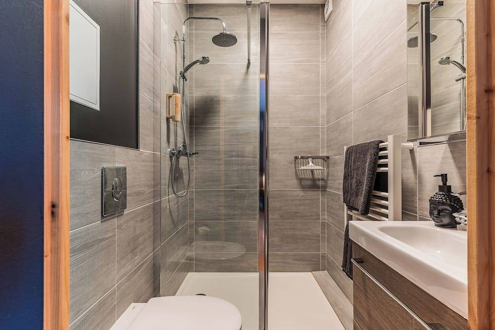 Appartement entier, Studio Black & Gold | Séjour Business & Romantique | Netflix, Cuisine & Gare 🖤 in Drusenheim, Nord de l'Alsace