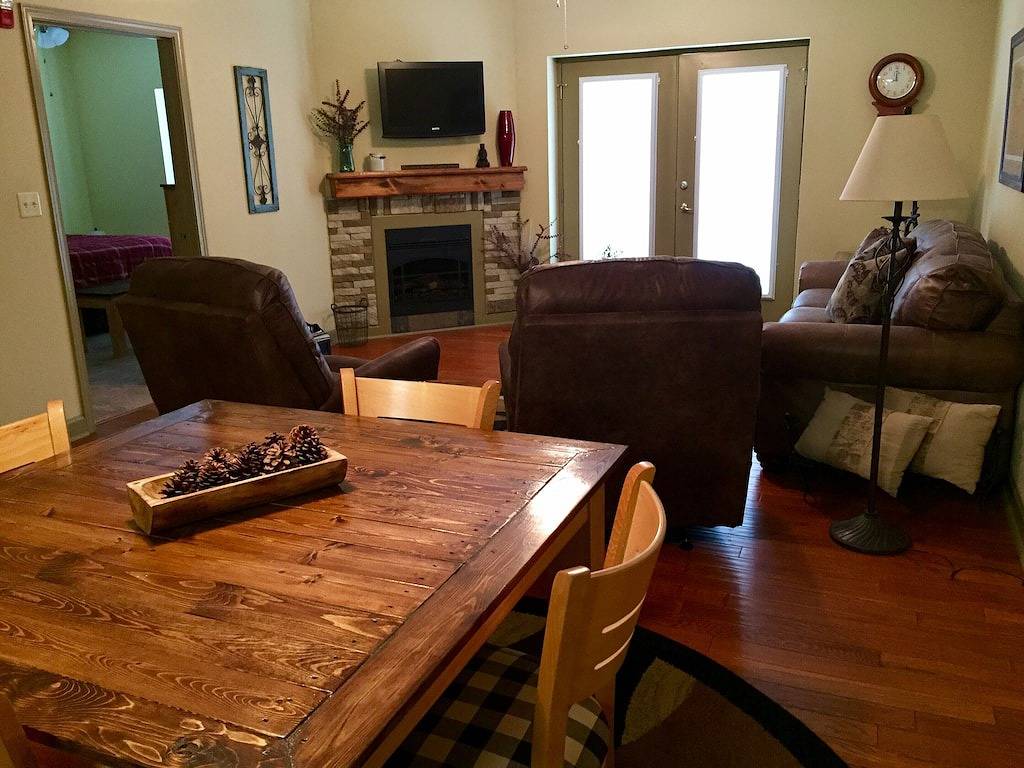 Ganze Wohnung, Blick auf die Berge auf dem Parkway in der Innenstadt von Pigeon Forge! Familienurlaub! in Pigeon Forge, Sevier County