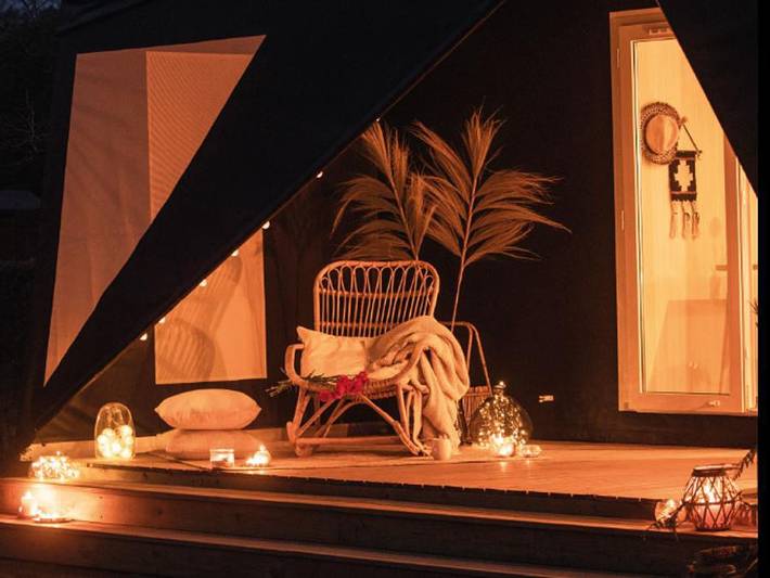 Tente pour 4 personnes, avec bassin pour enfant et vue sur le lac dans les Ardennes - 4