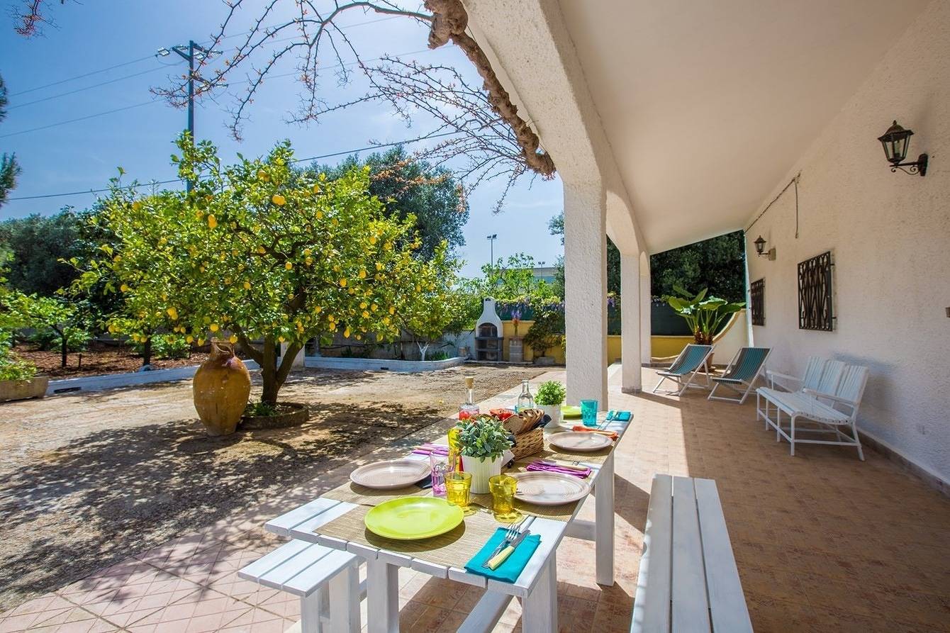 Holiday home for 8 people with garden in San Vito dei Normanni, Salento
