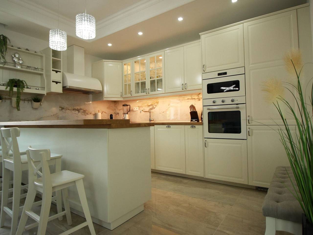 Neu gebaute Luxusvilla mit Pool und Garten in Malinska-Dubašnica, Krk