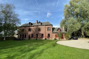 Location de vacances pour 18 personnes, avec jacuzzi et jardin, animaux acceptés à Beauval-en-Caux